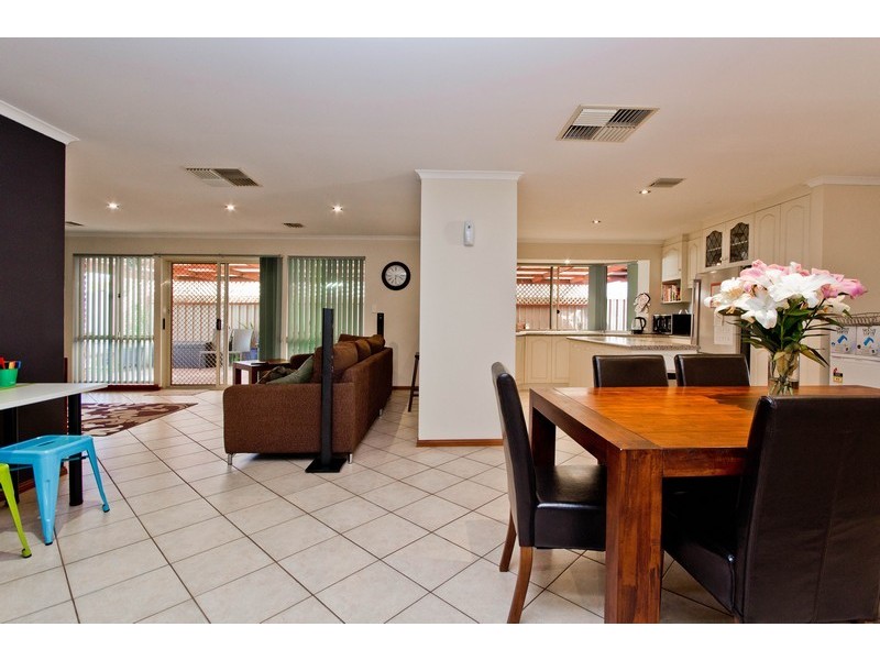 9 Birchen Avenue, Parafield Gardens SA 5107