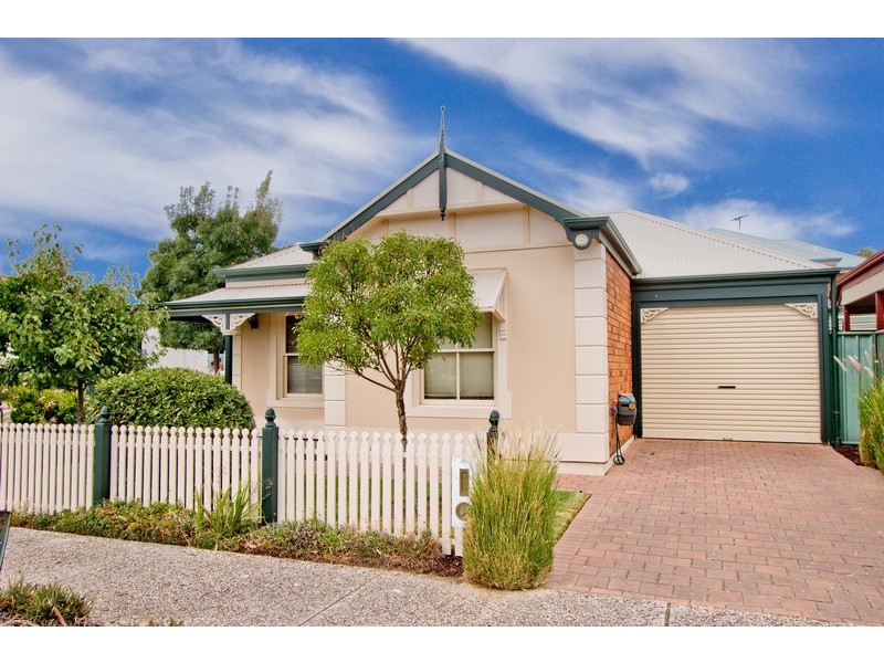 2 Sandpiper Chase, Mawson Lakes SA 5095
