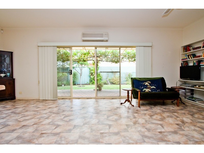 2 Sandpiper Chase, Mawson Lakes SA 5095