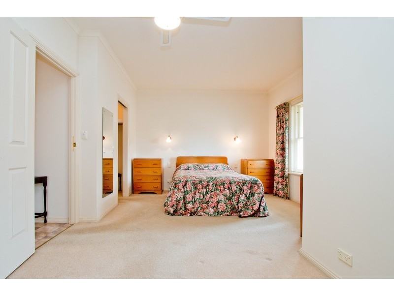 2 Sandpiper Chase, Mawson Lakes SA 5095