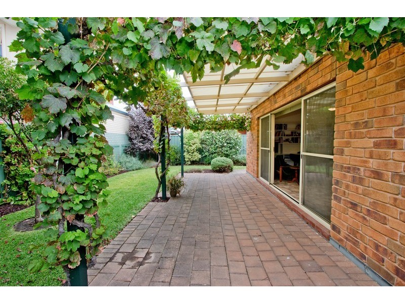 2 Sandpiper Chase, Mawson Lakes SA 5095