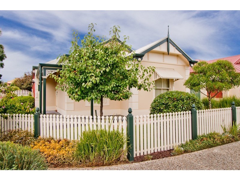 2 Sandpiper Chase, Mawson Lakes SA 5095