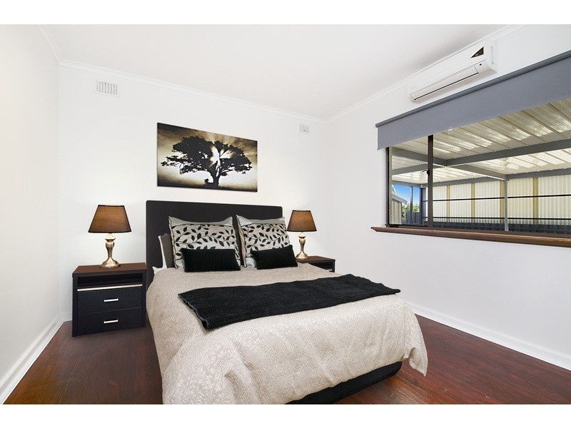 11 St Clair Avenue, Para Hills SA 5096