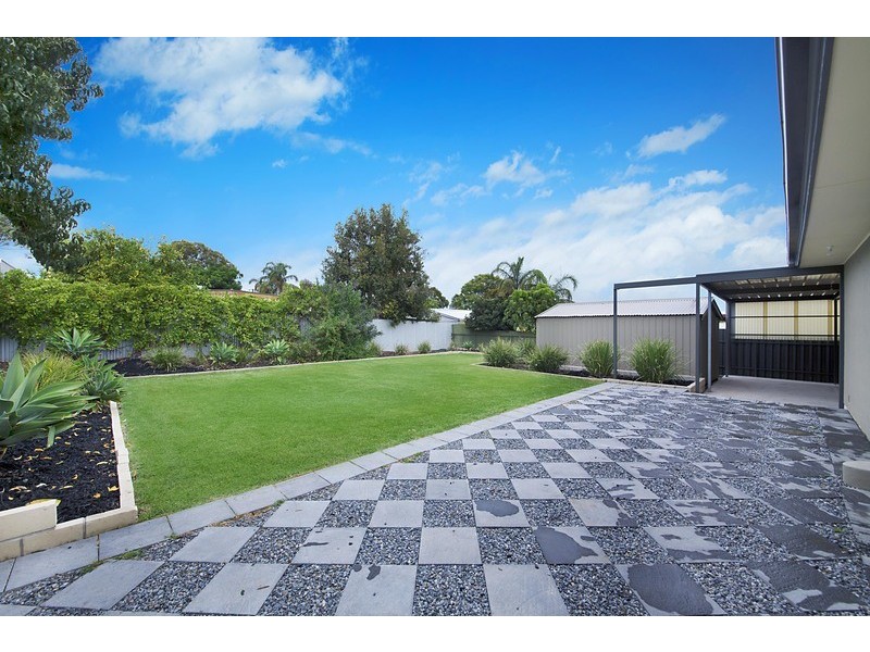 11 St Clair Avenue, Para Hills SA 5096
