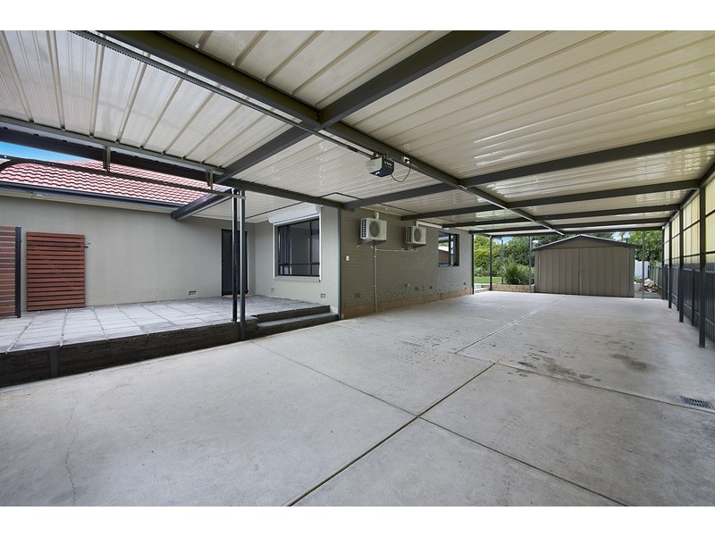 11 St Clair Avenue, Para Hills SA 5096