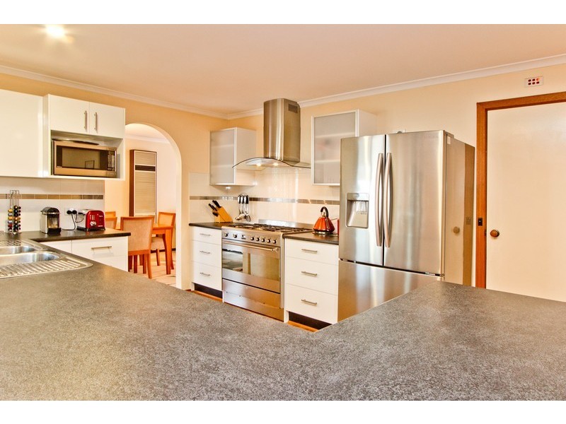 17 Dotterel Court, Wynn Vale SA 5127