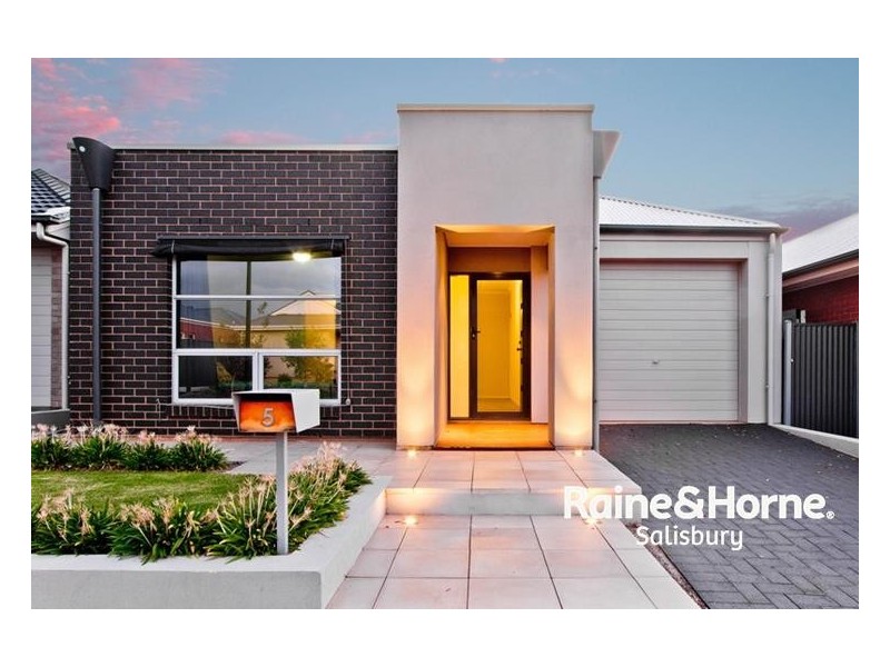 5 Teviot Place, Blakeview SA 5114