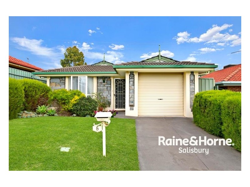 5 Knightsbridge Court, Hillbank SA 5112