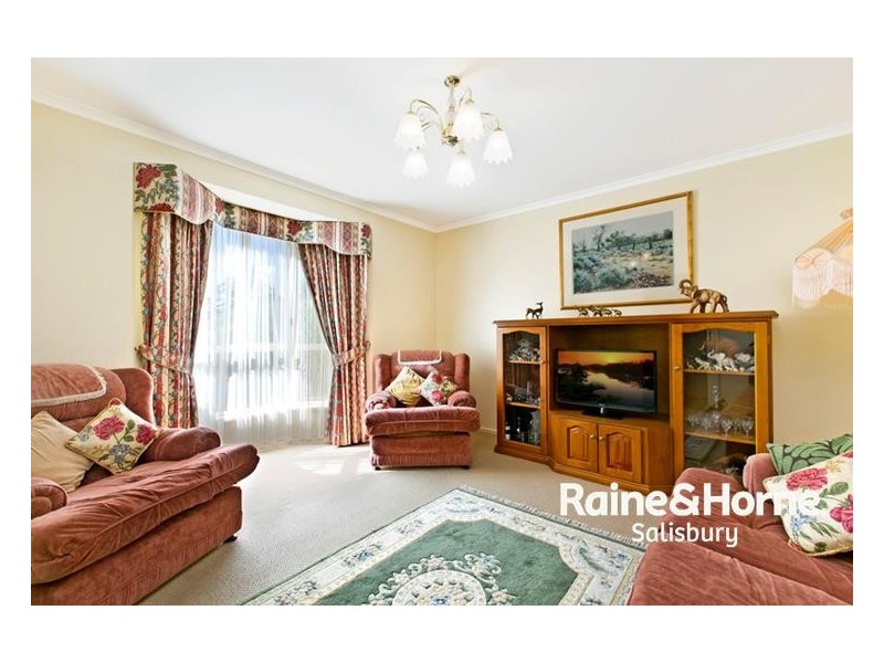 5 Knightsbridge Court, Hillbank SA 5112