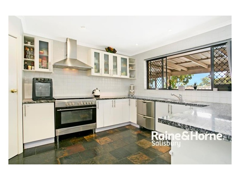 2 Nagle Avenue, Gulfview Heights SA 5096