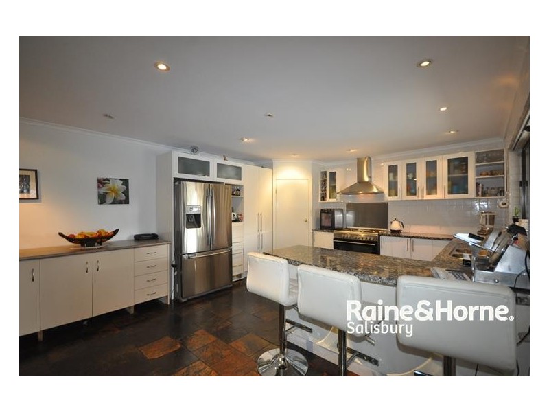 2 Nagle Avenue, Gulfview Heights SA 5096