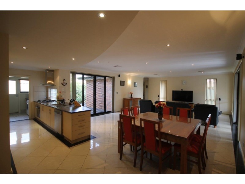 7 Creekview Drive, Mawson Lakes SA 5095