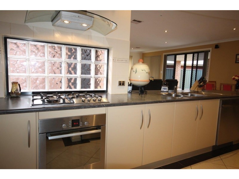 7 Creekview Drive, Mawson Lakes SA 5095