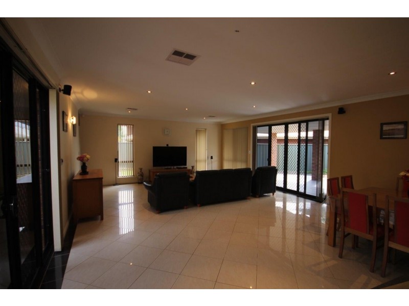 7 Creekview Drive, Mawson Lakes SA 5095