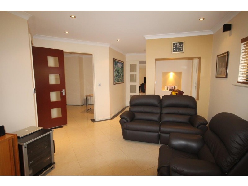 7 Creekview Drive, Mawson Lakes SA 5095