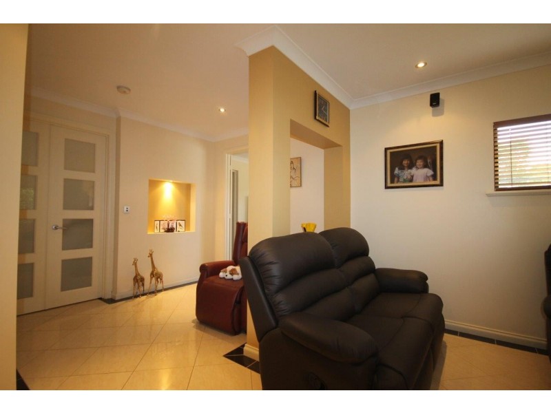 7 Creekview Drive, Mawson Lakes SA 5095