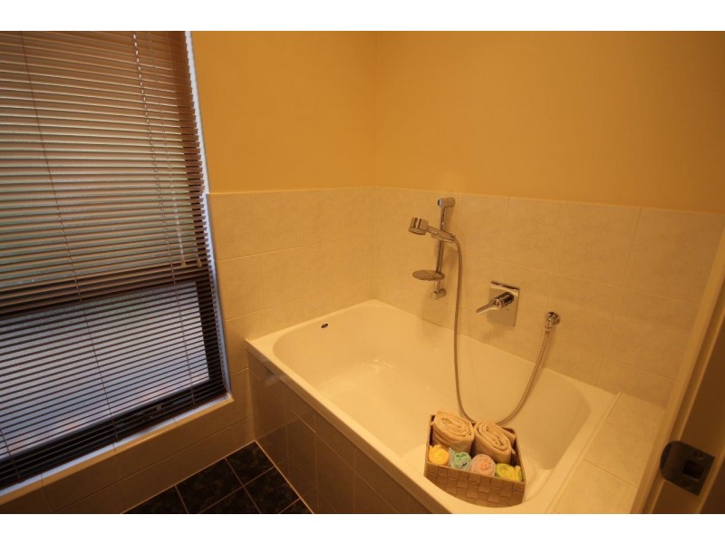 7 Creekview Drive, Mawson Lakes SA 5095