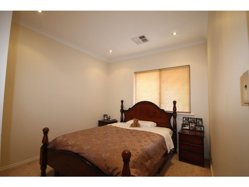 7 Creekview Drive, Mawson Lakes SA 5095