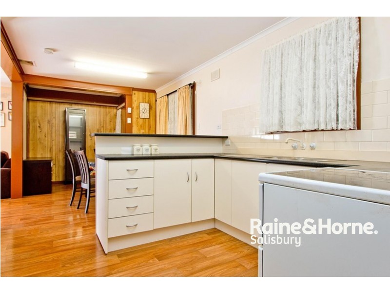 4 Stokes Court, Elizabeth Vale SA 5112