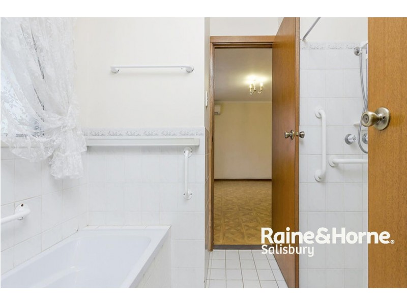 2 Waratah Drive, Blakeview SA 5114