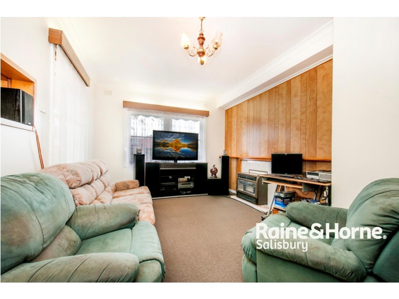 15 Abelia Street, Elizabeth Vale SA 5112