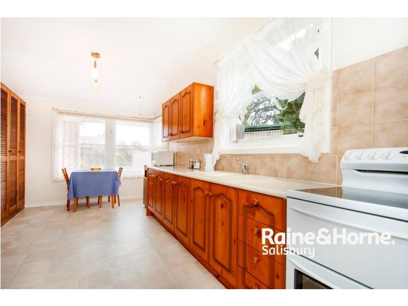 15 Abelia Street, Elizabeth Vale SA 5112