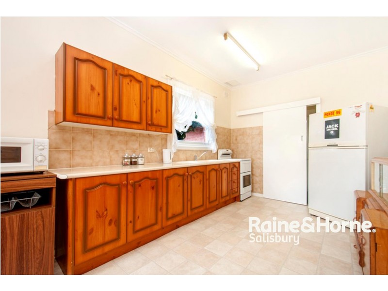 15 Abelia Street, Elizabeth Vale SA 5112