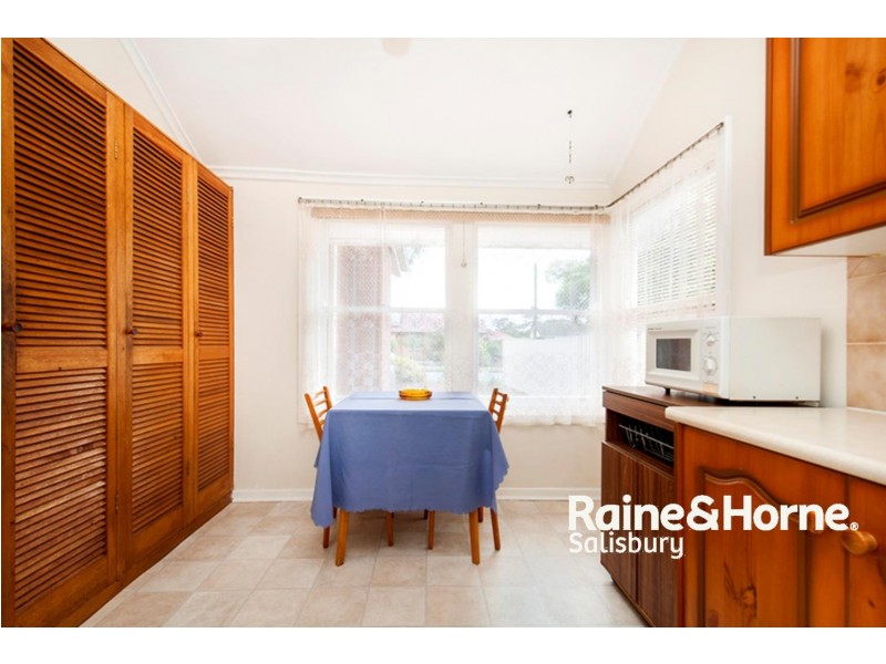 15 Abelia Street, Elizabeth Vale SA 5112