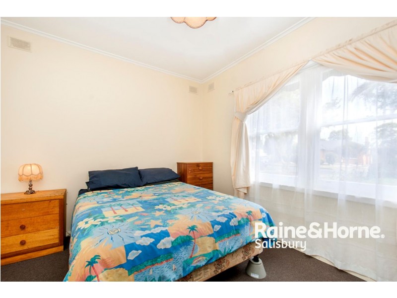 15 Abelia Street, Elizabeth Vale SA 5112