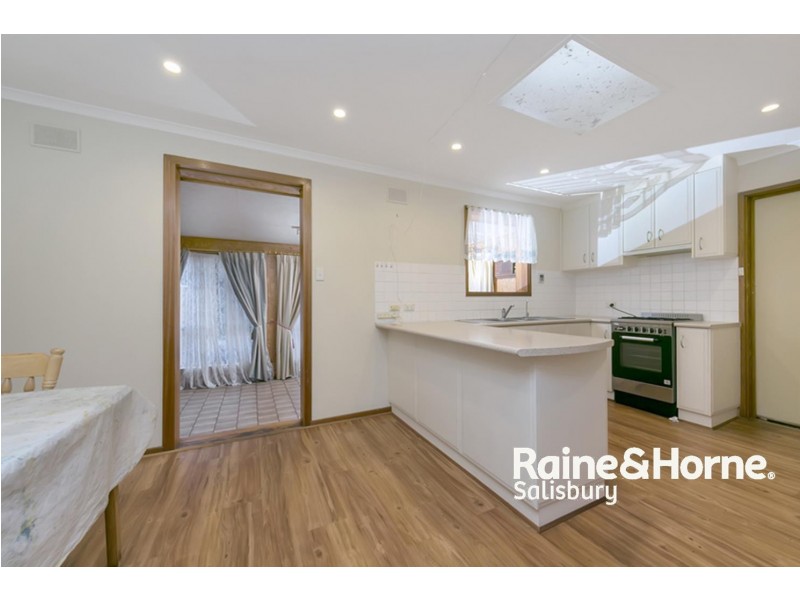 1 Broughton Road, Elizabeth Vale SA 5112