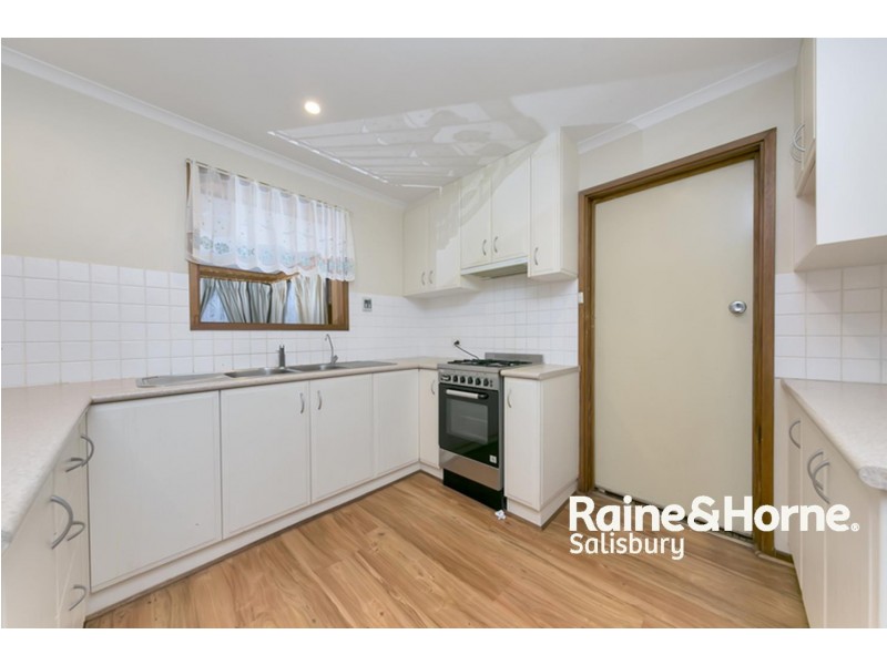 1 Broughton Road, Elizabeth Vale SA 5112