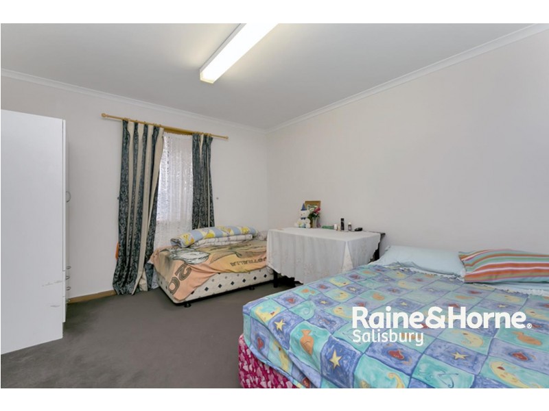 1 Broughton Road, Elizabeth Vale SA 5112
