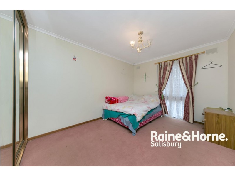 1 Broughton Road, Elizabeth Vale SA 5112