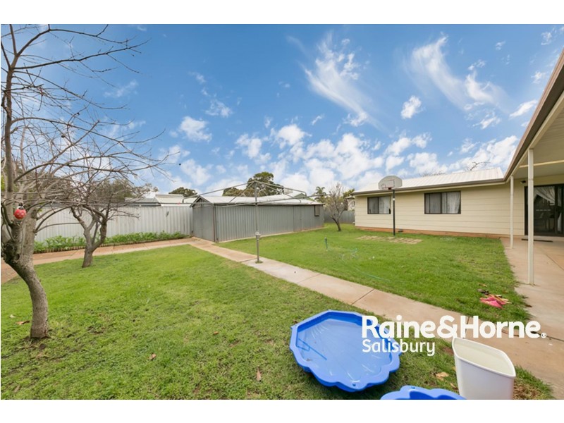 1 Broughton Road, Elizabeth Vale SA 5112