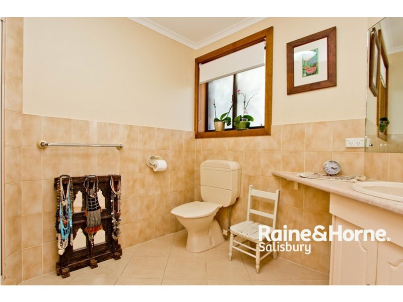 2 Stirrup Court, Salisbury Plain SA 5109