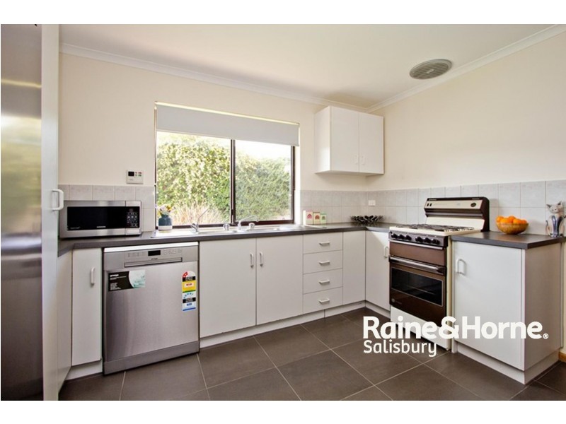 34 Sterling Court, Smithfield Plains SA 5114