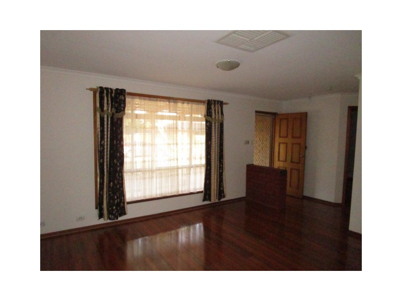 2 Joan Court, Burton SA 5110