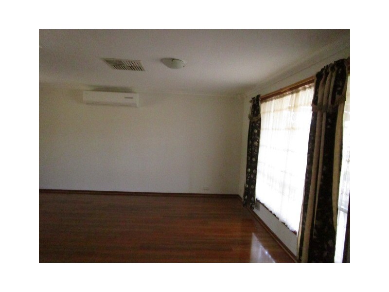 2 Joan Court, Burton SA 5110