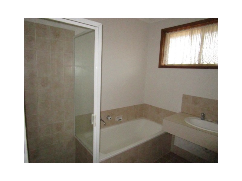 2 Joan Court, Burton SA 5110