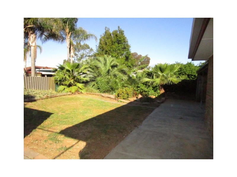 2 Joan Court, Burton SA 5110