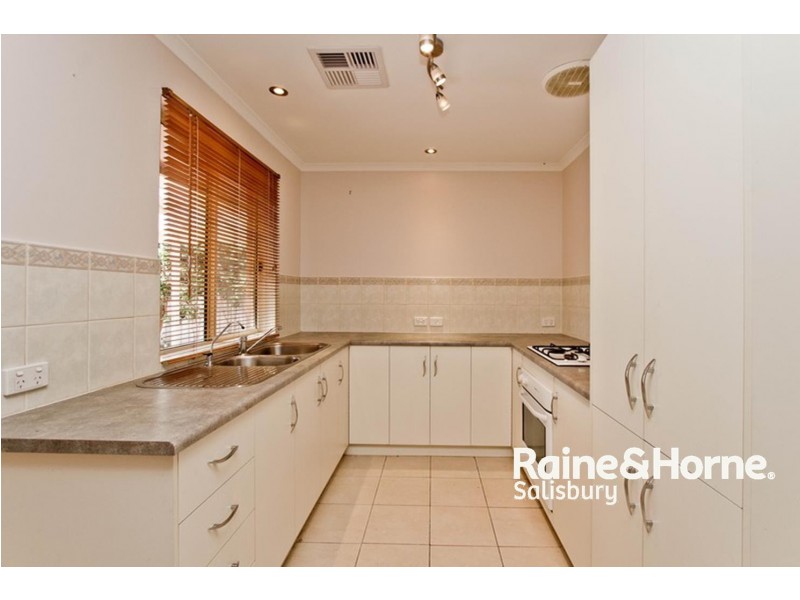 16 Claxton Way, Burton SA 5110