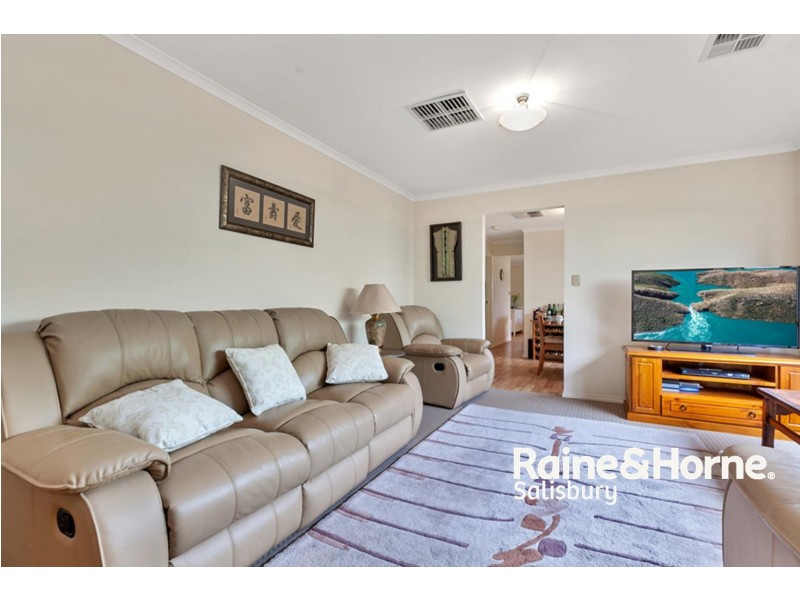 15 Pacific Boulevard, Hillbank SA 5112