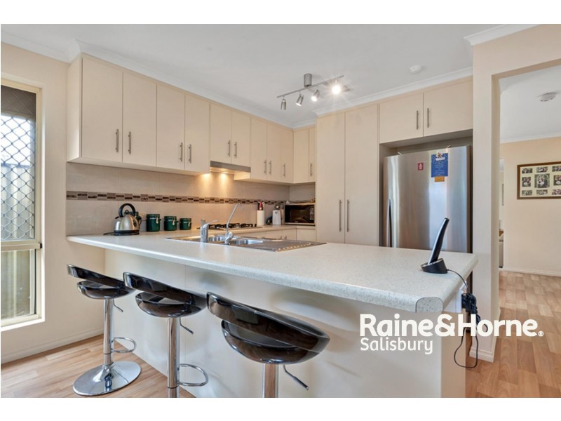 15 Pacific Boulevard, Hillbank SA 5112