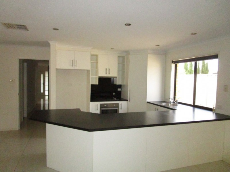 1 Pintillo Court, Burton SA 5110