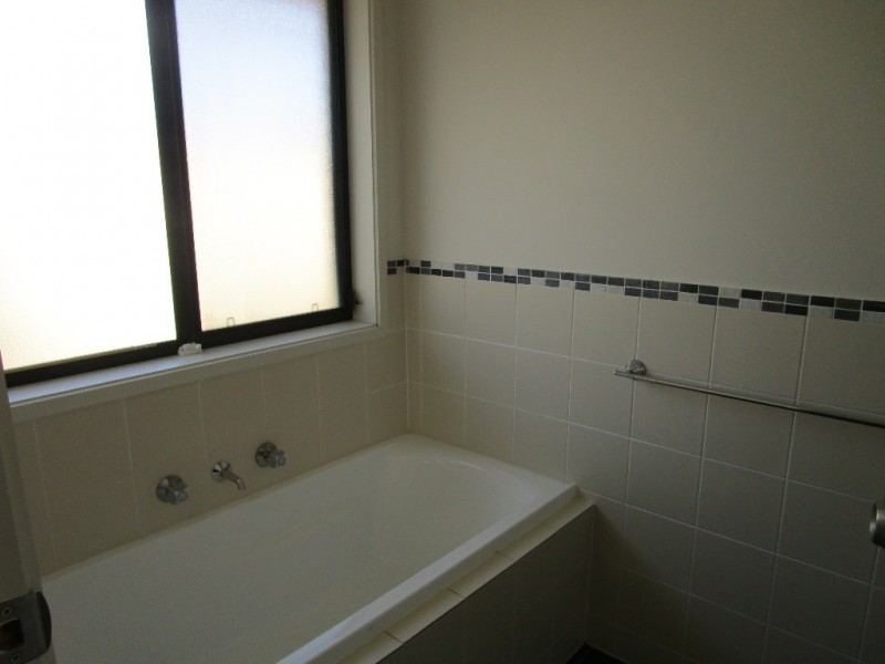 1 Pintillo Court, Burton SA 5110