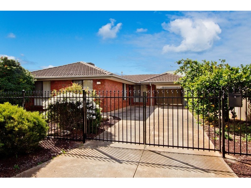 34 STERLING COURT, Smithfield Plains SA 5114