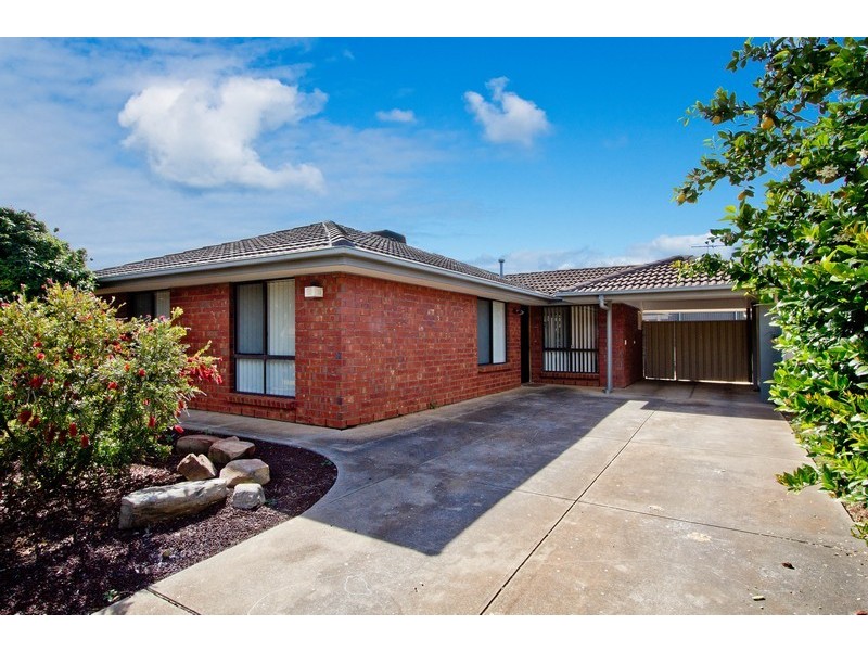 34 STERLING COURT, Smithfield Plains SA 5114