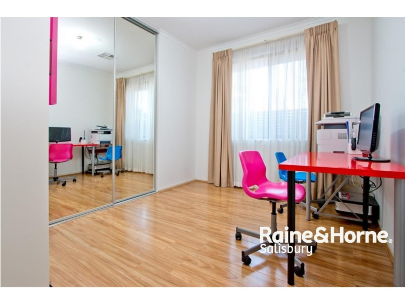 14 MacMillan Avenue, Mawson Lakes SA 5095