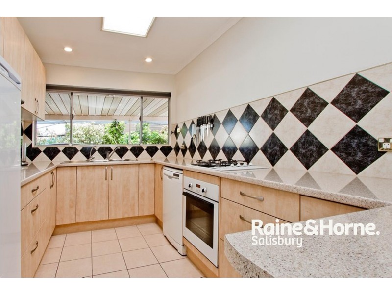 15 Elliott Avenue, Gulfview Heights SA 5096