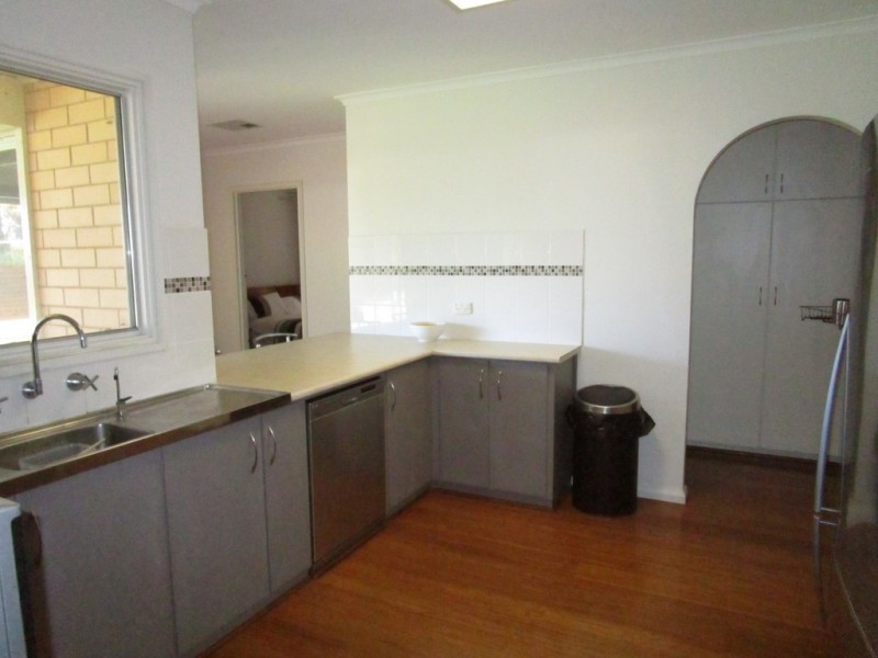 18 Laver Avenue, Gulfview Heights SA 5096